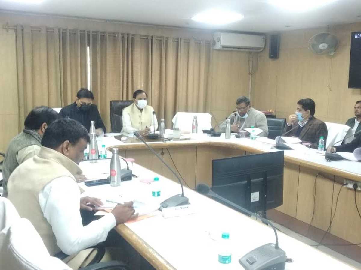 केन्द्र की चल रही योजनाओं को जनजन तक पहुंचाने के लिए दिशा की हुई बैठक